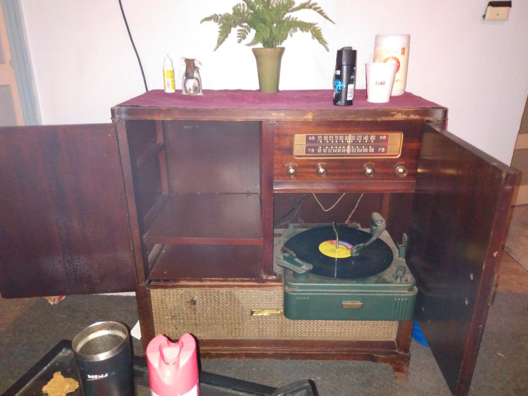 Philco 1950's Record Player Am Fm.Works Great
