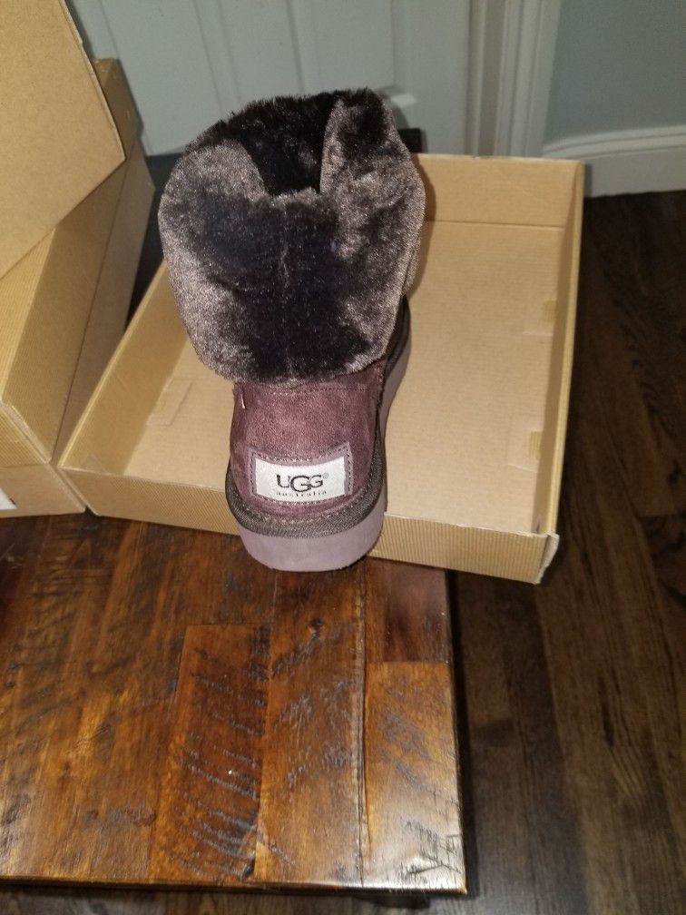 Real Uggs Never Been Worn Still In Box
