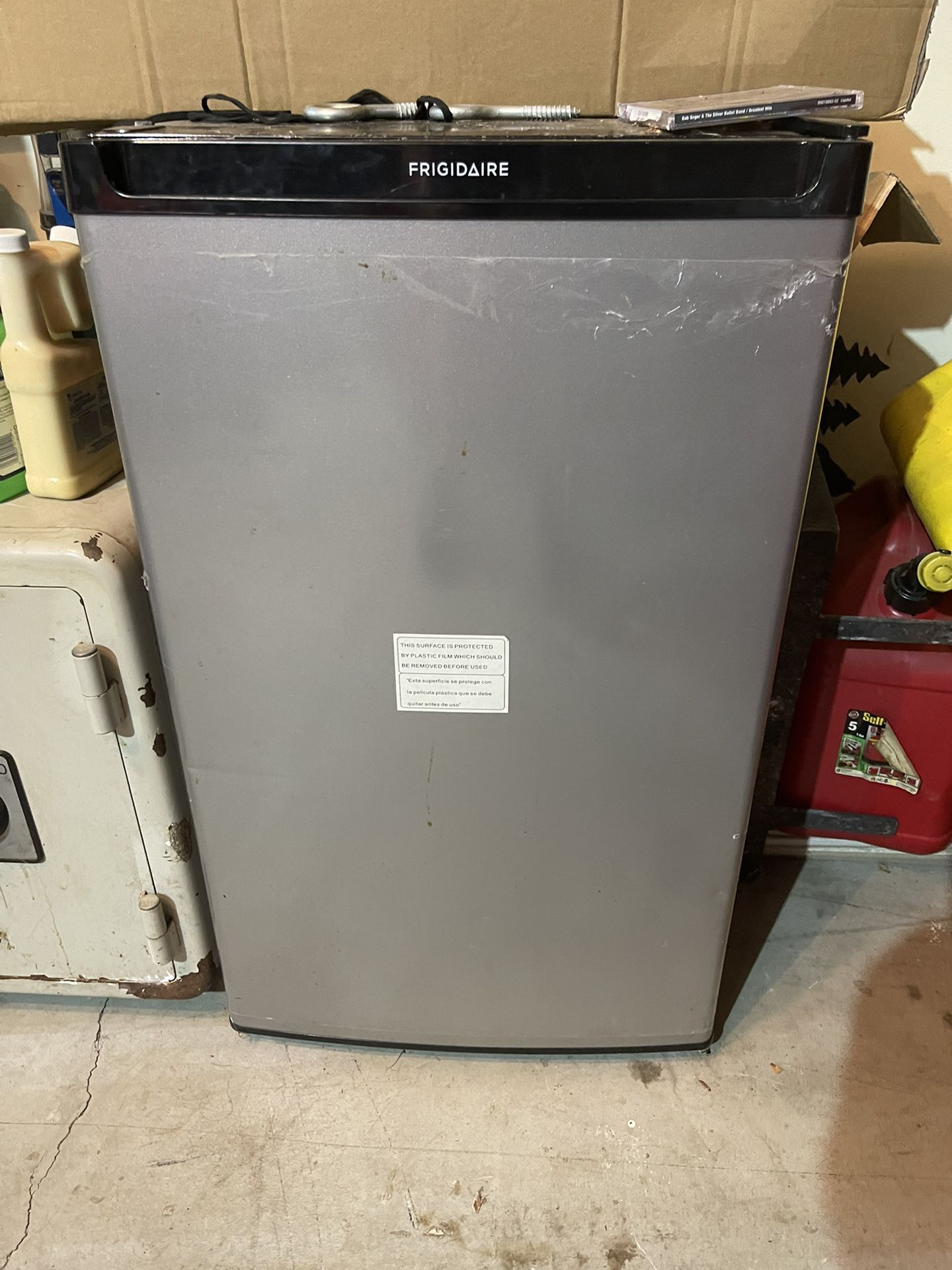 Small refrigerator for an apartment or dorm
