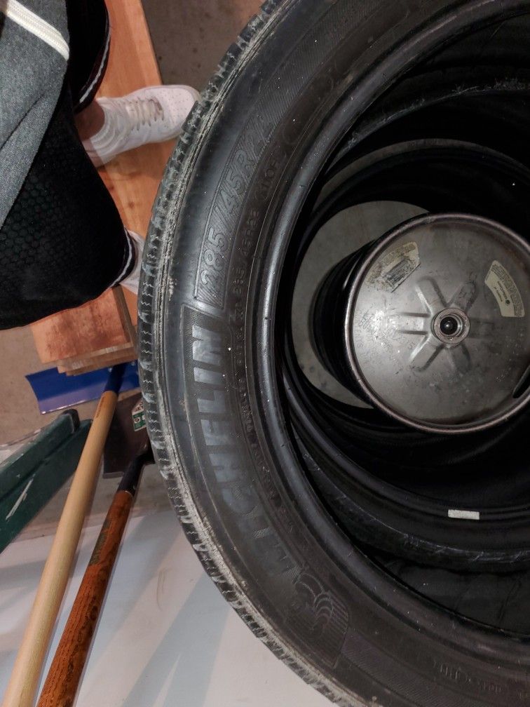 Michelin 22"