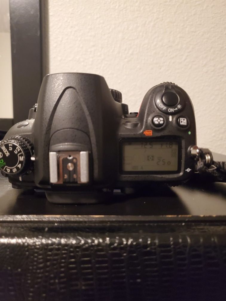 NIKON D7000