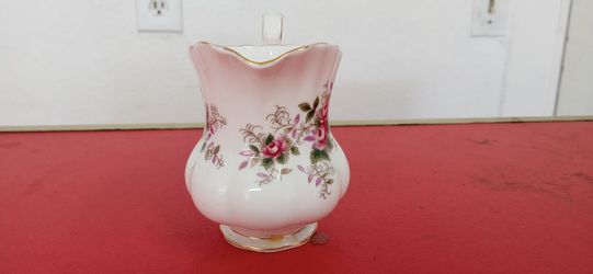 Vintage Royal Albert Bone China From Englan "Lavender Rose" Thumbnail