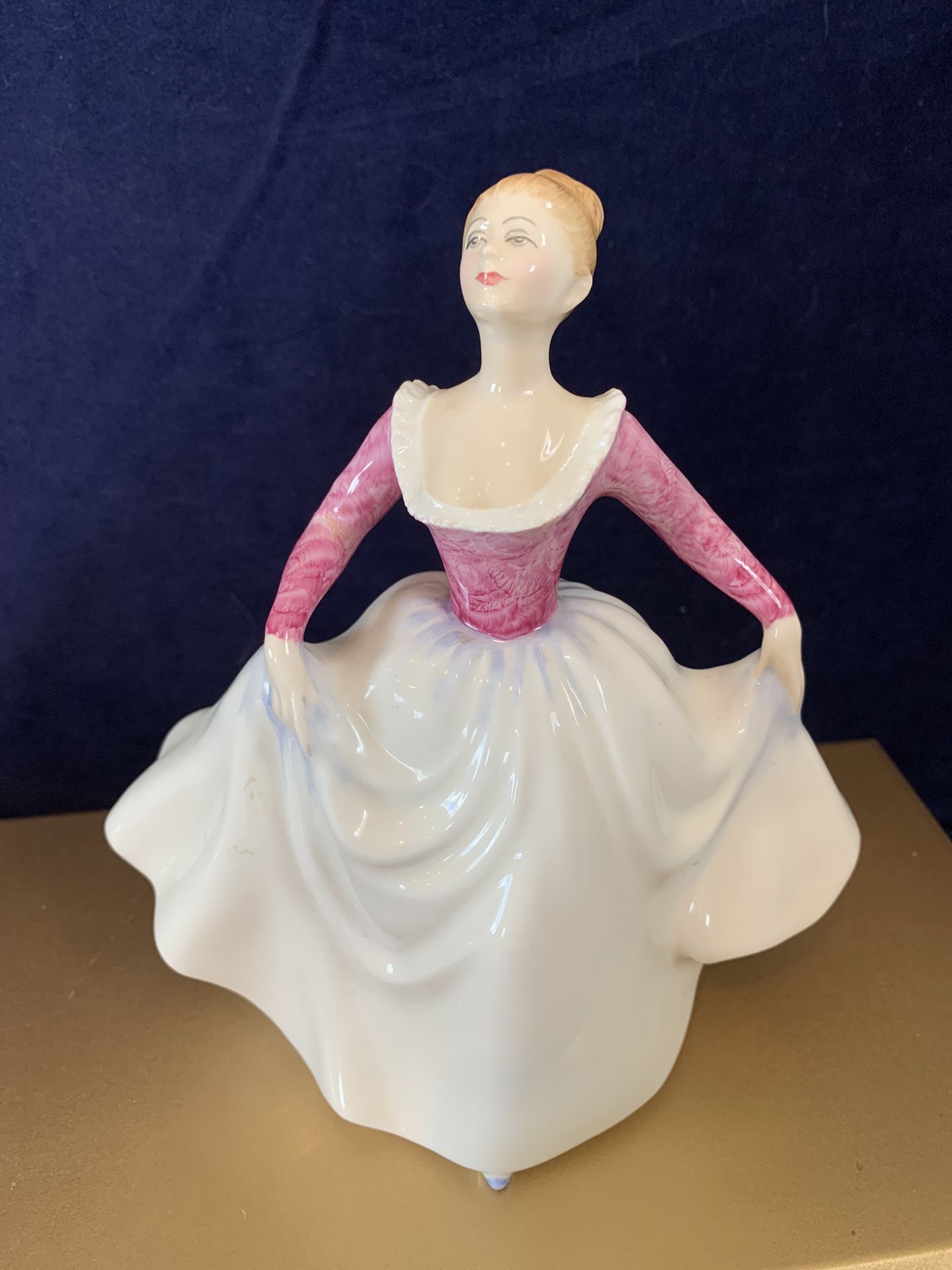 ROYAL DOULTON Porcelain Dancing Lady Figurine Perfect