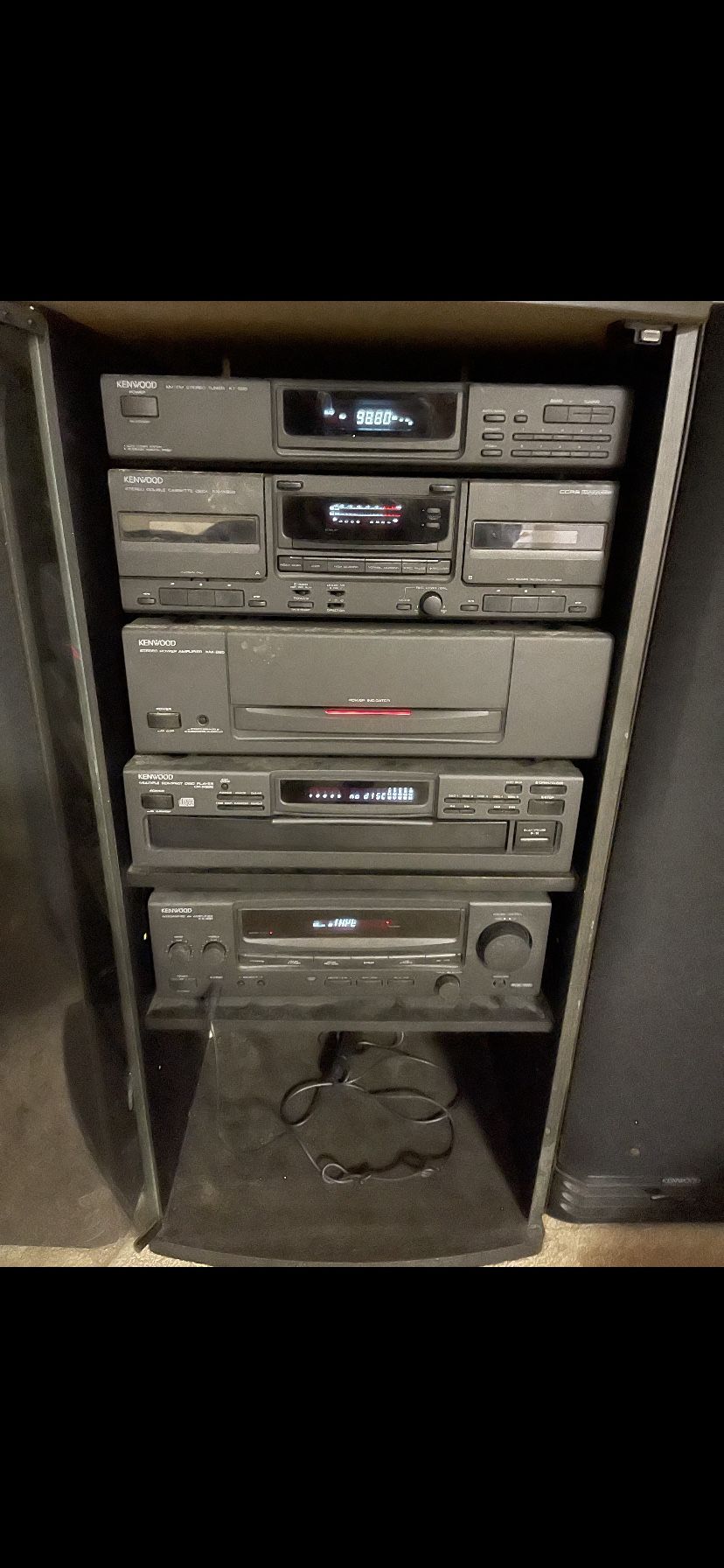 Pre-owned Kenwood Stereo