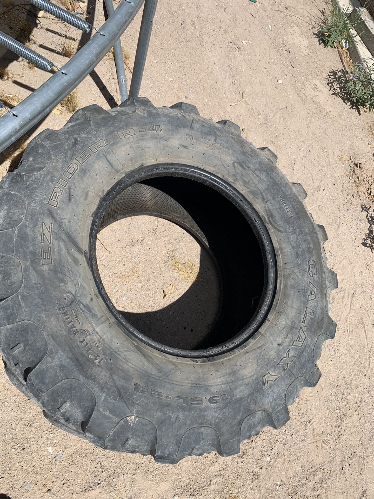 Cross fit tire tractor tire for working out