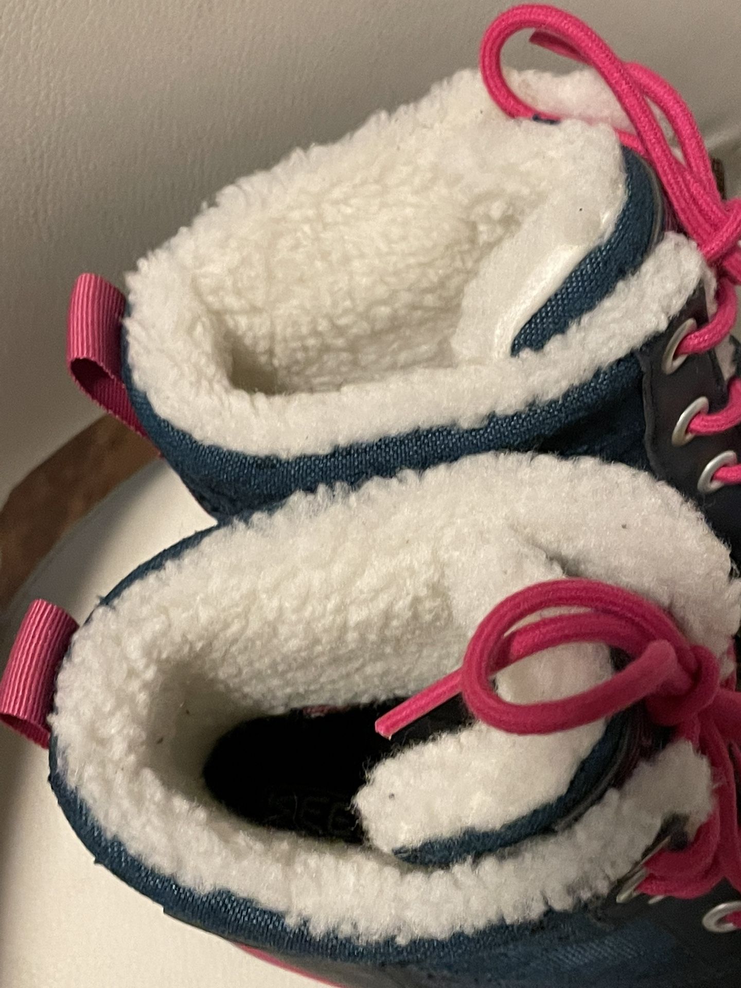 Keen Woman Winter Boots Size 37