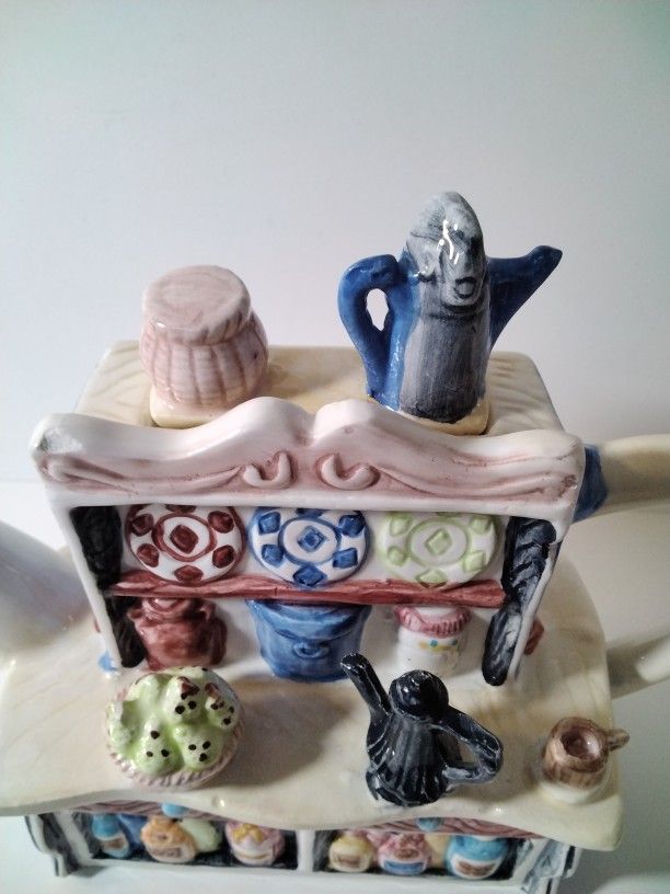 Very Cute House Tea Pot .