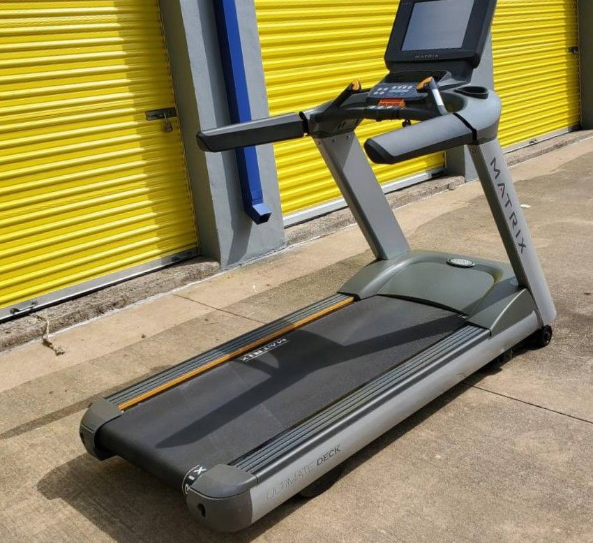 yu/Matrix T7XE Treadmill