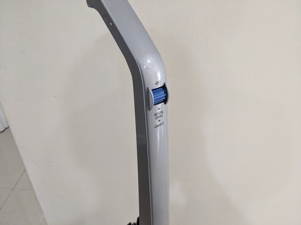 Hoover Cordless 2-in-1 Deluxe Vacuum Cleaner