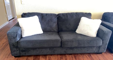 Couch Set $275 PICK UP TOMORROW  Thumbnail