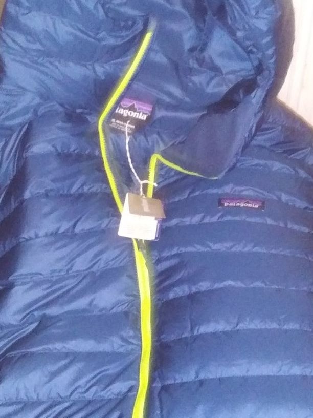 Patagonia Men's Sweater Down Jacket Size 2XL