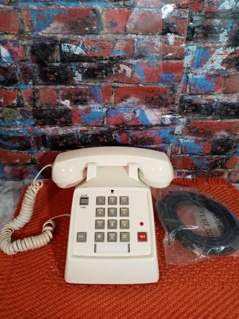Vintage 1980s Radio Shack Old School Push Button Telephone With Phone Cable