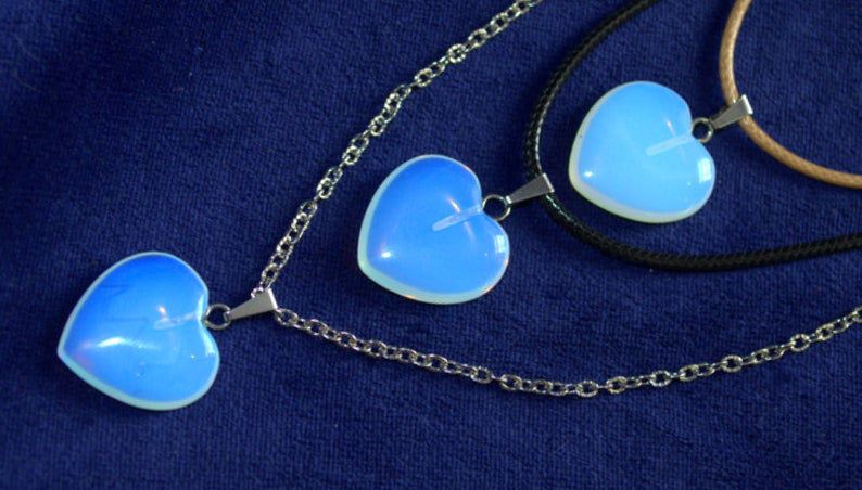 💙Moonstone opal necklace stones heart shaped 💙