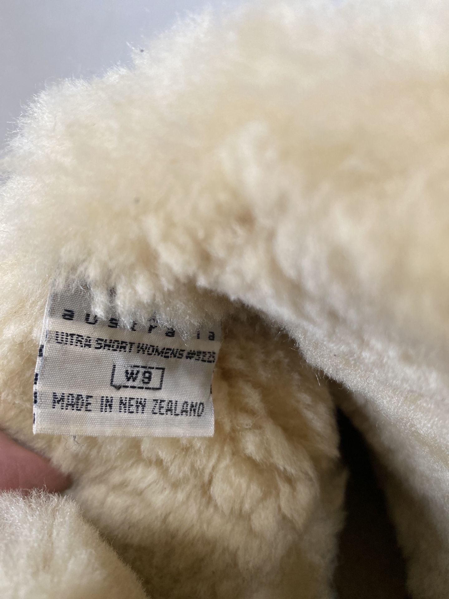 UGG Ultra Short #5225 Sheepskin Shearling Winter Boots Tan Size W9