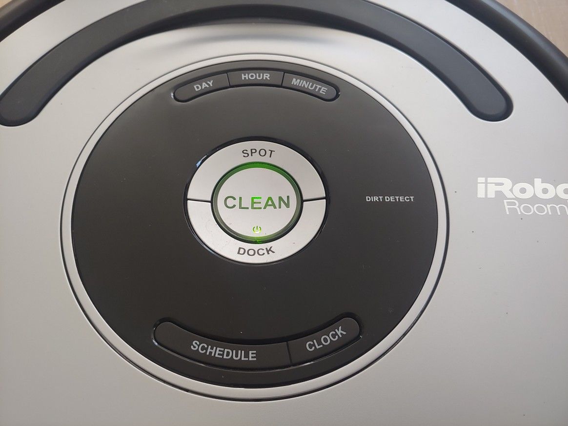 IRobot Roomba 677 Vacuum
