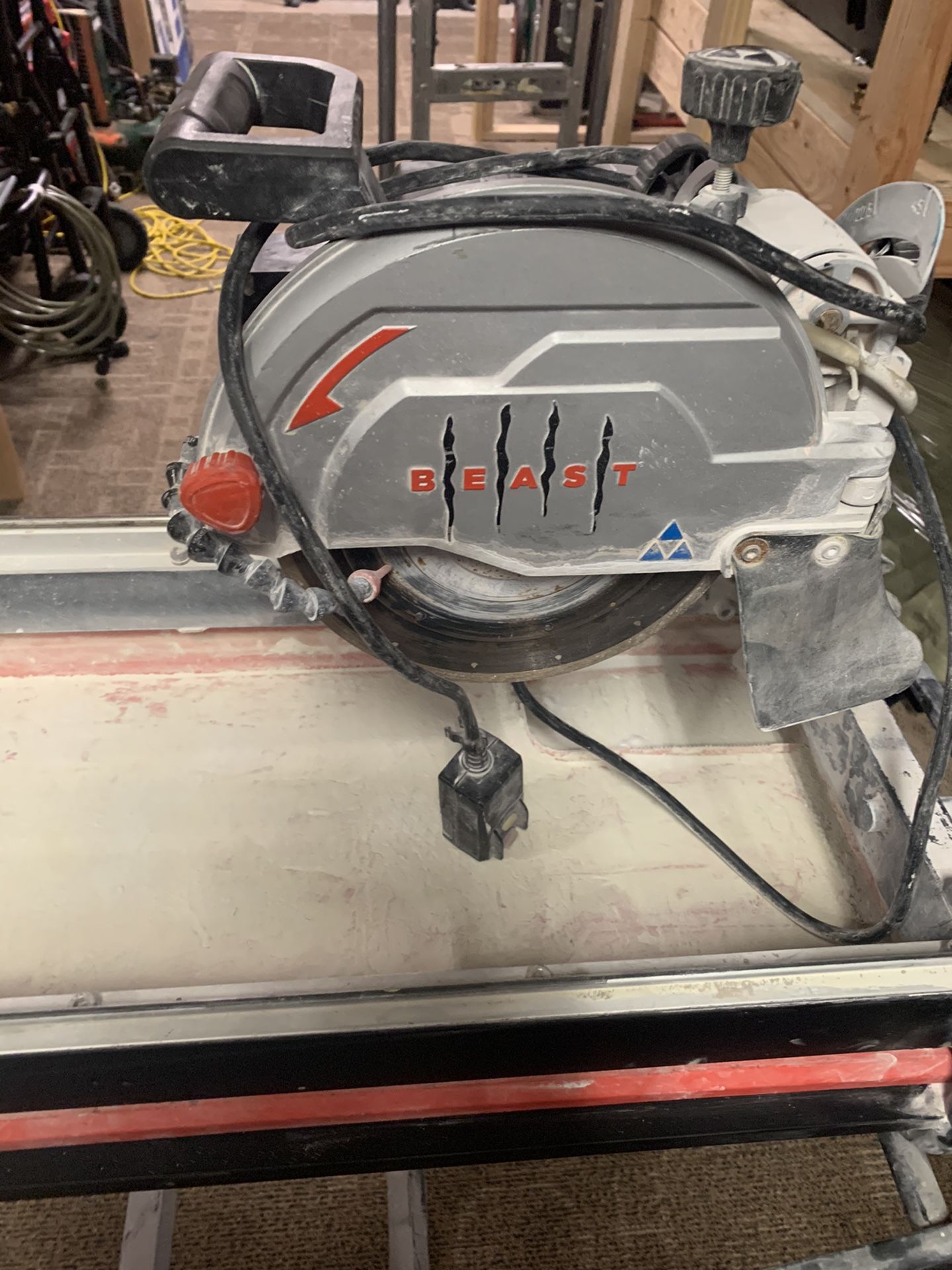 Lackmond beast tile saw 80900 for Sale in Des Moines, WA OfferUp