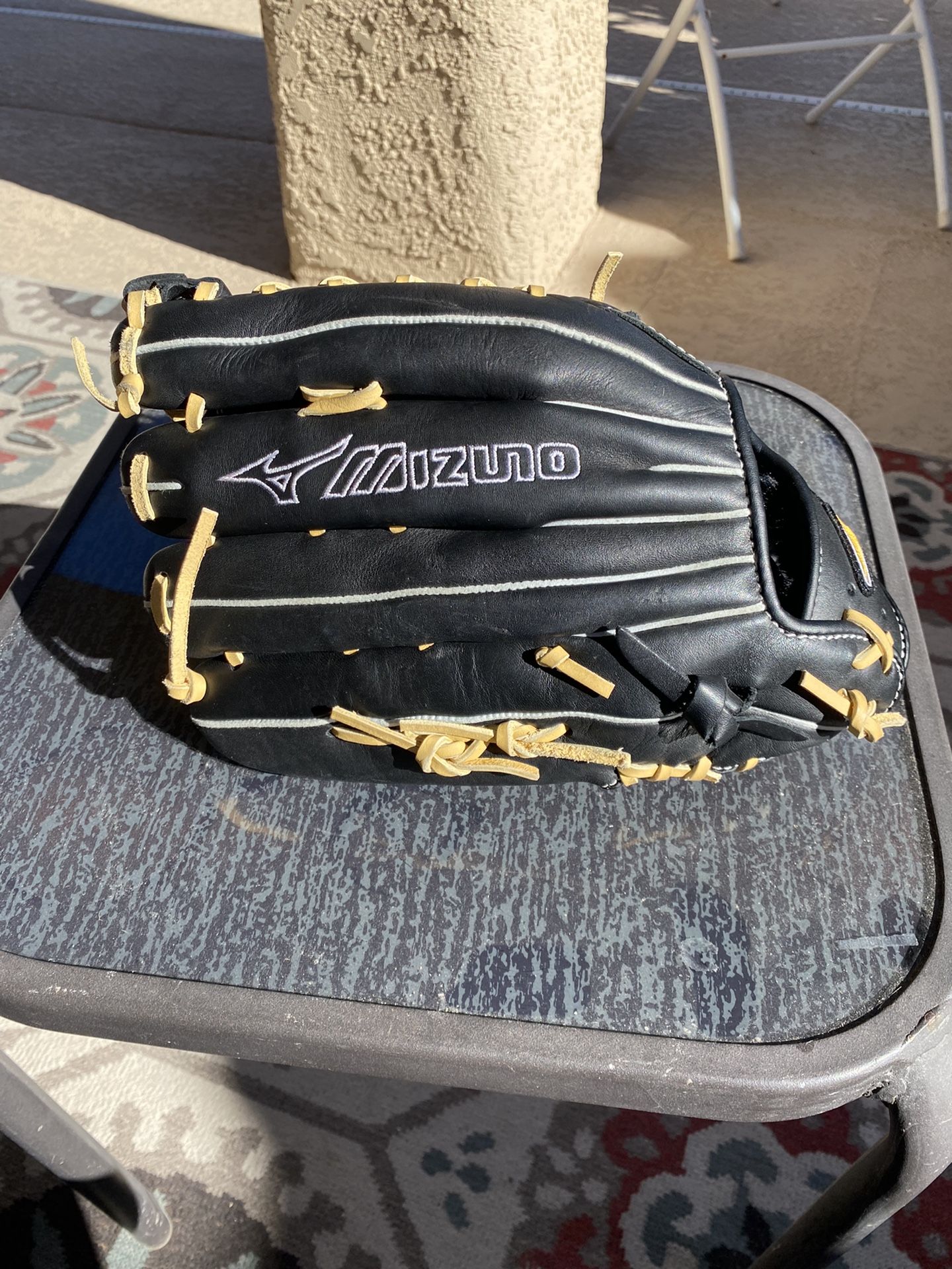 MIZUNO BASEBALL OUTFIELDERS GLOVE