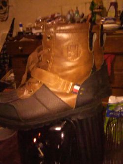 Ladies 7 Tommy Hilfiger Snow Boots Thumbnail