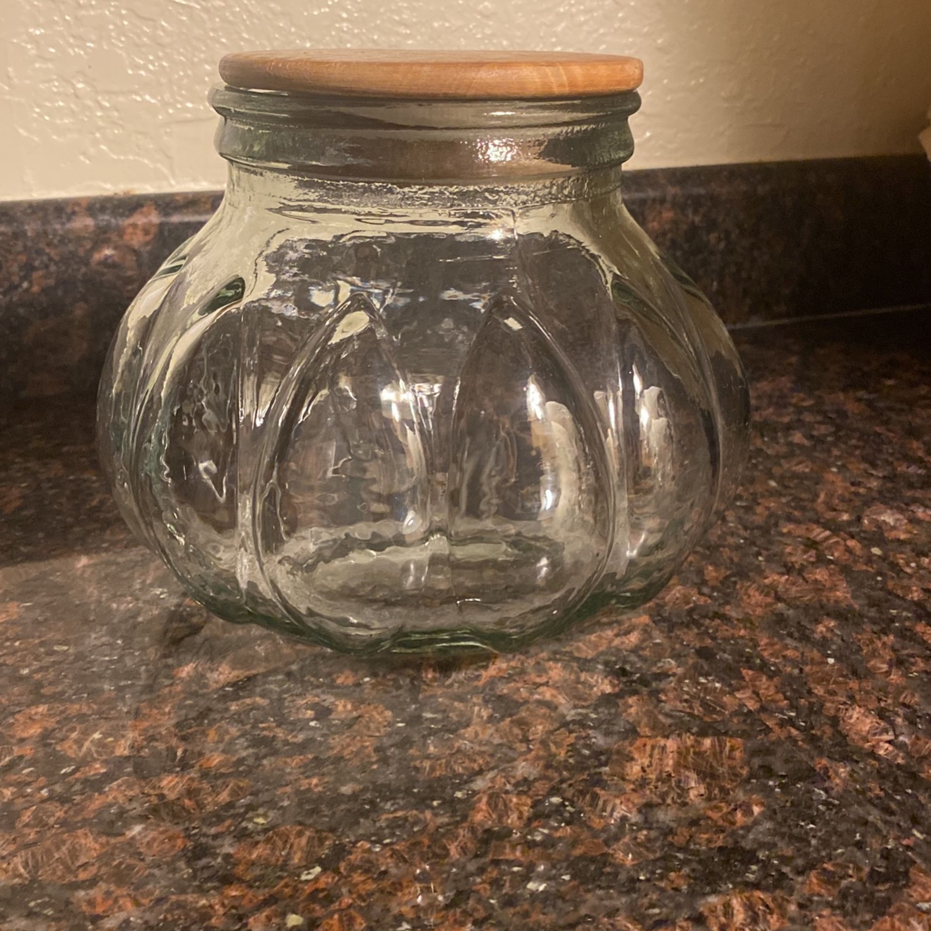 GLASS STORAGE CONTAINER