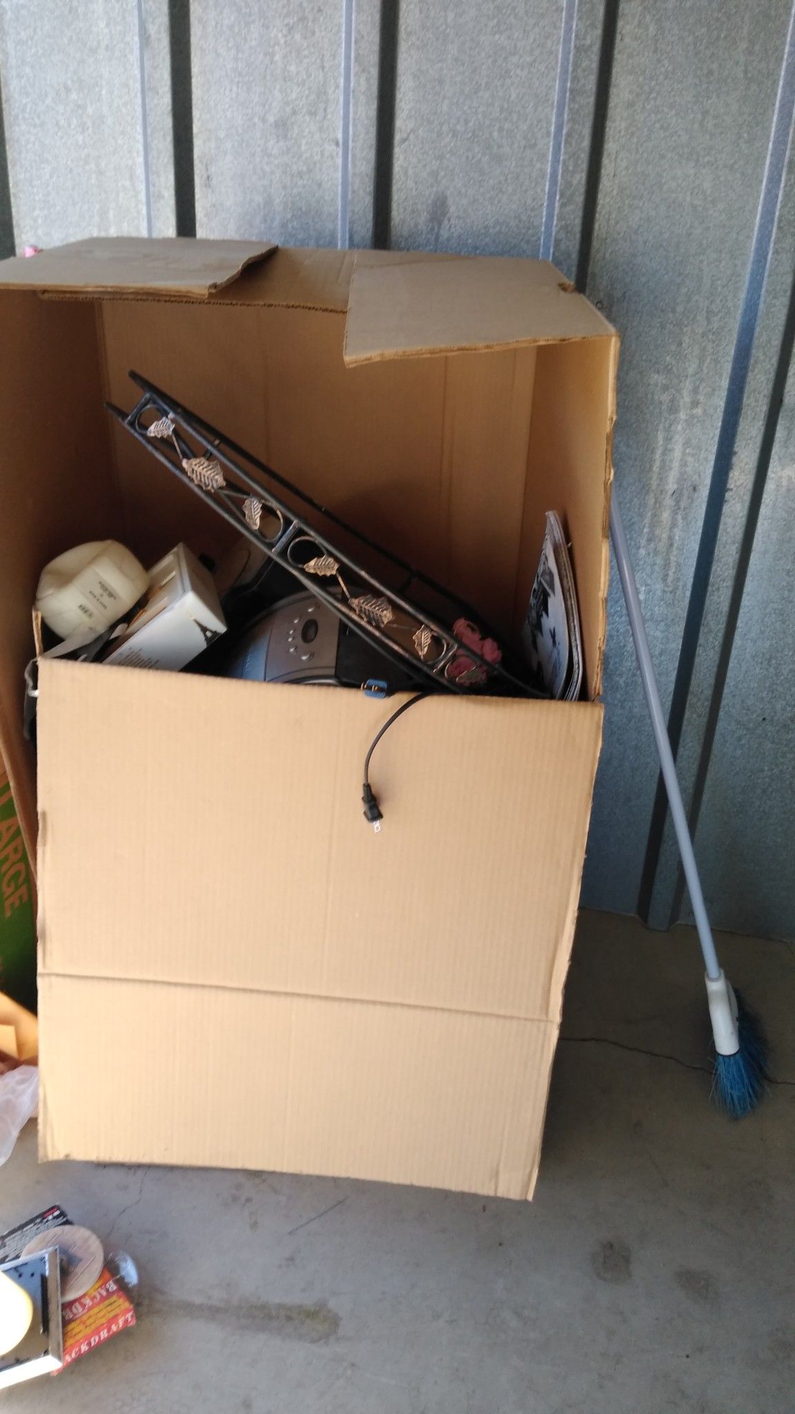 FREE MISC ITEMS .. DOING A STORAGE CLEAN OUT .. MUST TAKE ALL IN ONE