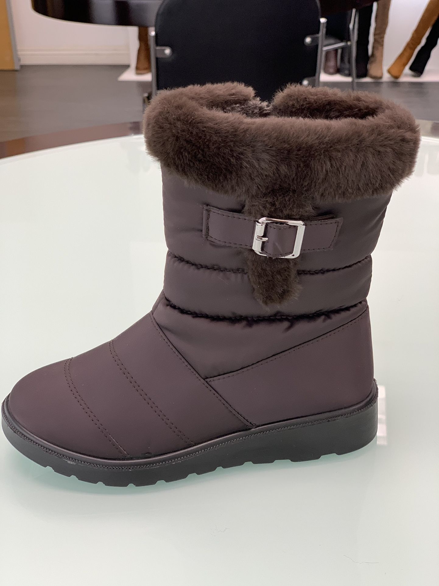 Winter Warm Snow Women’s Boots Sizes 5.5, 6,6.5,7,7.5,8,8.5,9,10 ...$25 Per Pair Ask For Your Size And Color