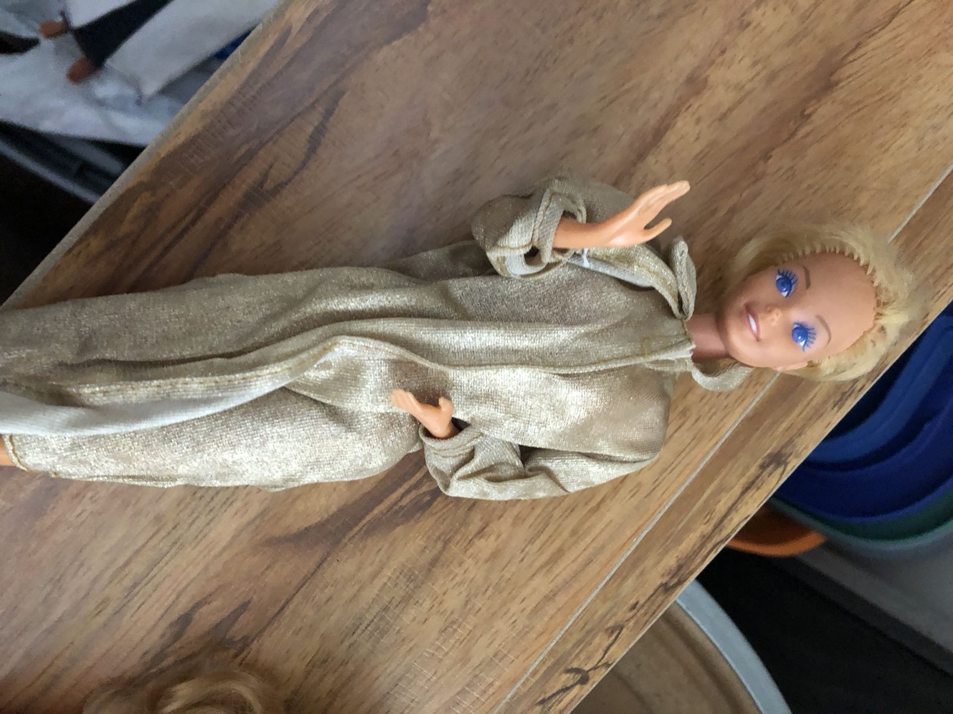 1980 Barbie with clothes