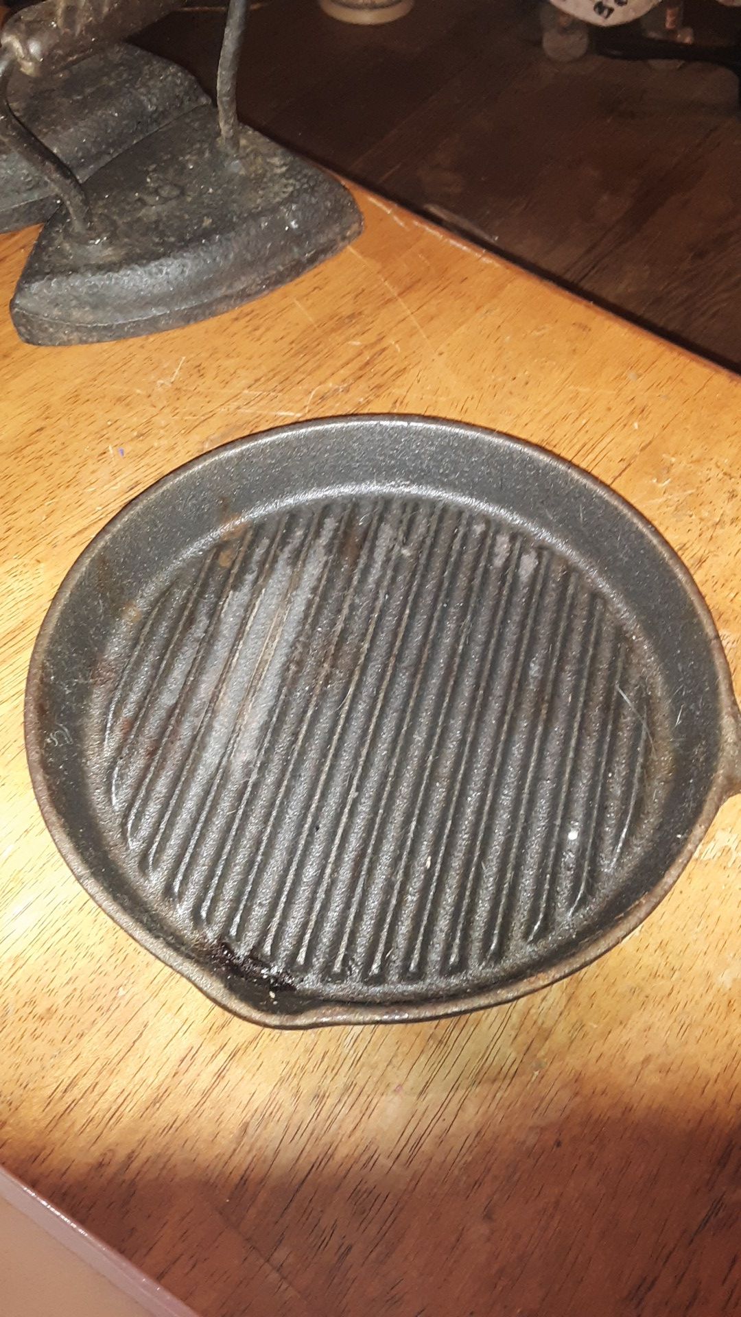 2 Taiwan cast iron frying pan