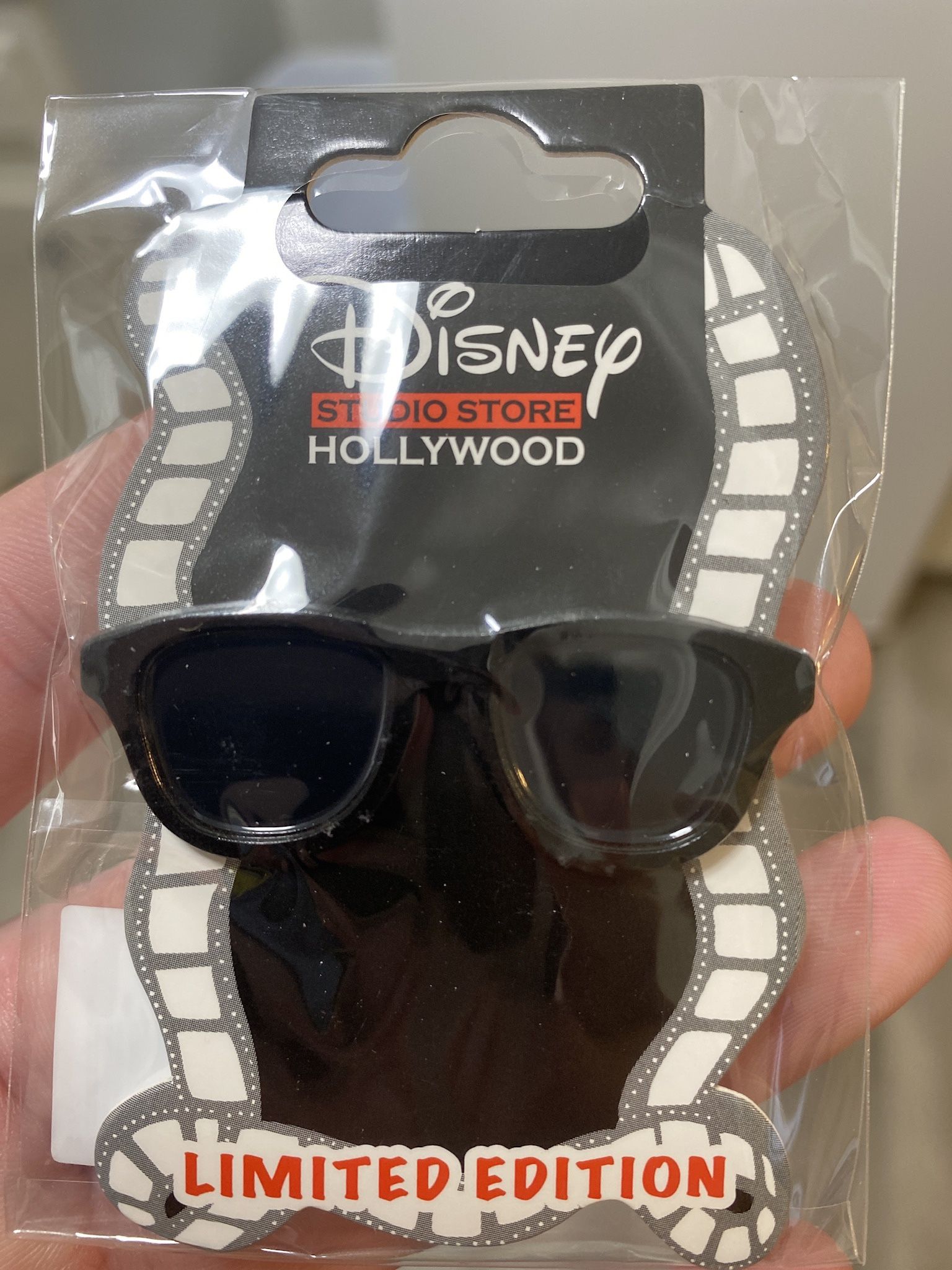 Disney DSSH Artemis Fowl Sunglasses LE 300 Pin DSF