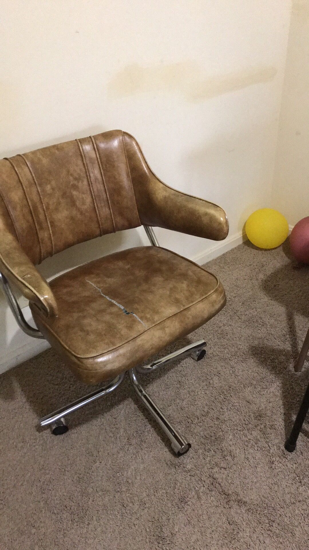 Rolling chair