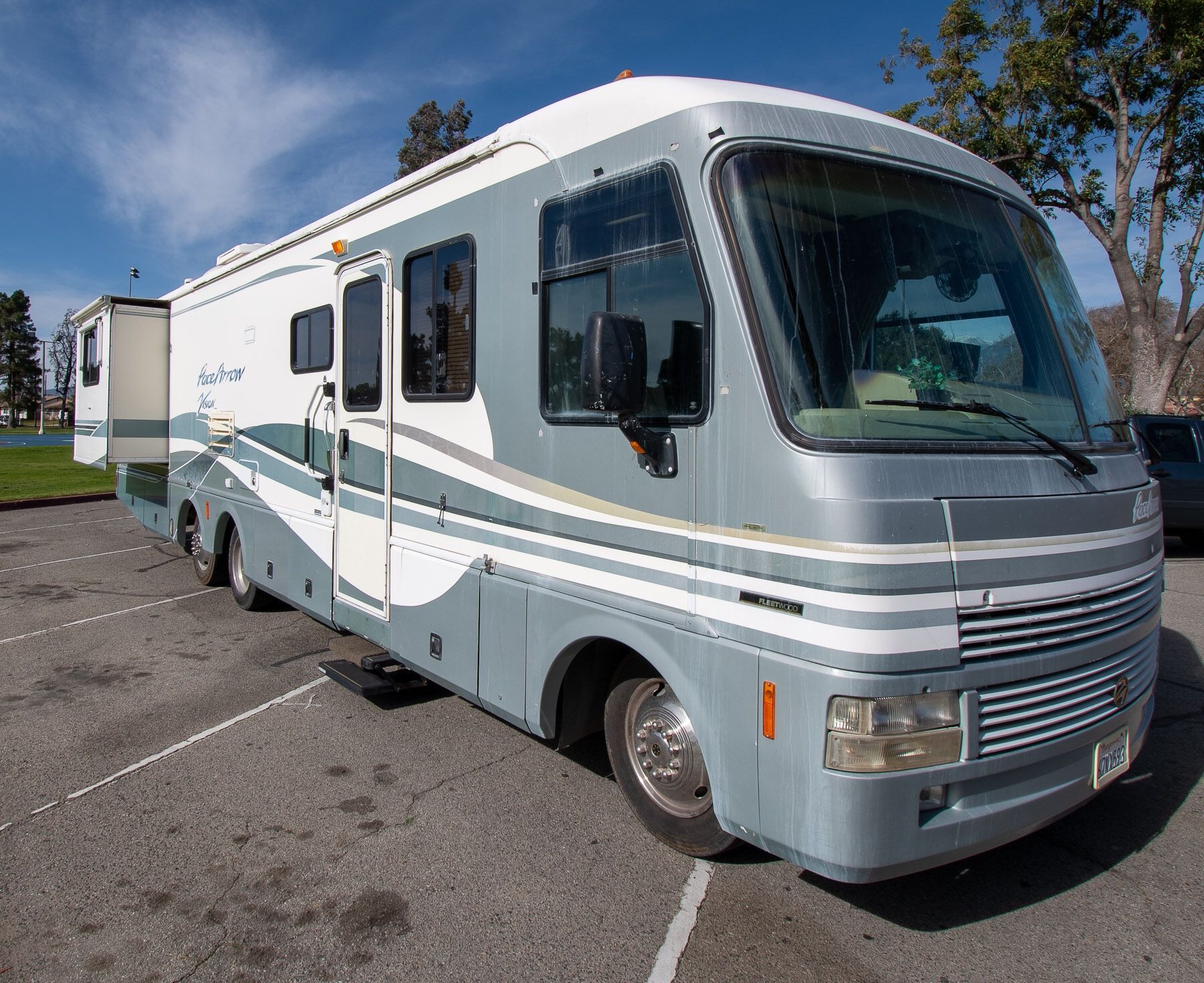 1998 FLEETWOOD PACE ARROW VISION 36B Class A MOTORHOME (68250 Miles