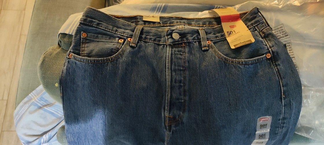 Levi's 501 34 X 34 News With Stickers