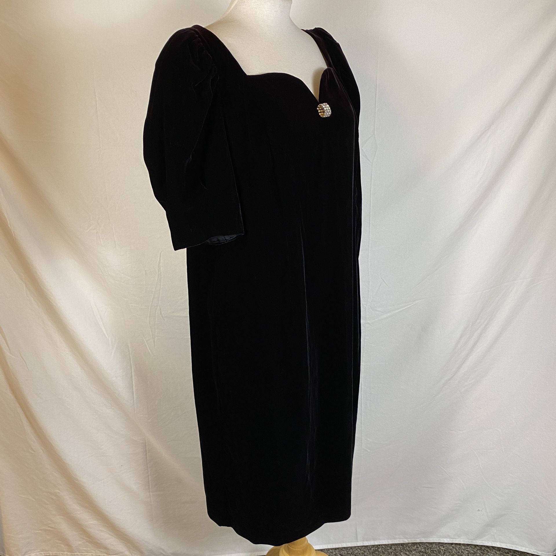 Vintage 80s Black Velvet Formal Prom Party Dress Cachet by Bari Protas Size 16