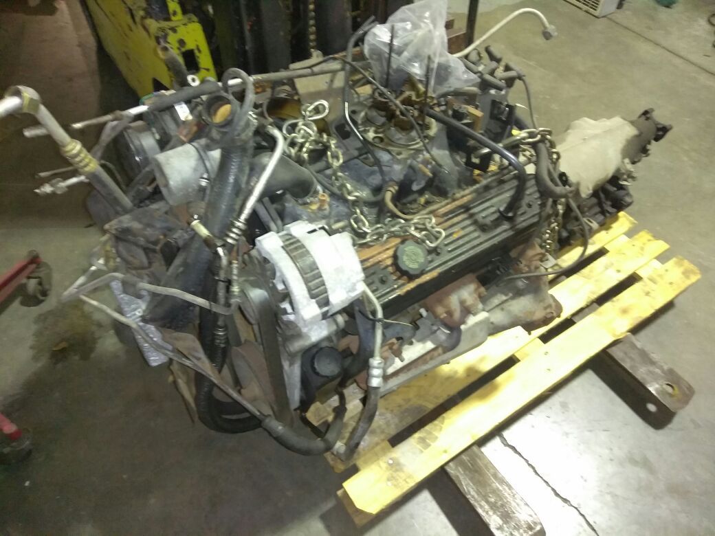 Chevy 350 engine and transmission k1500 c1500 for Sale in Goulds, FL