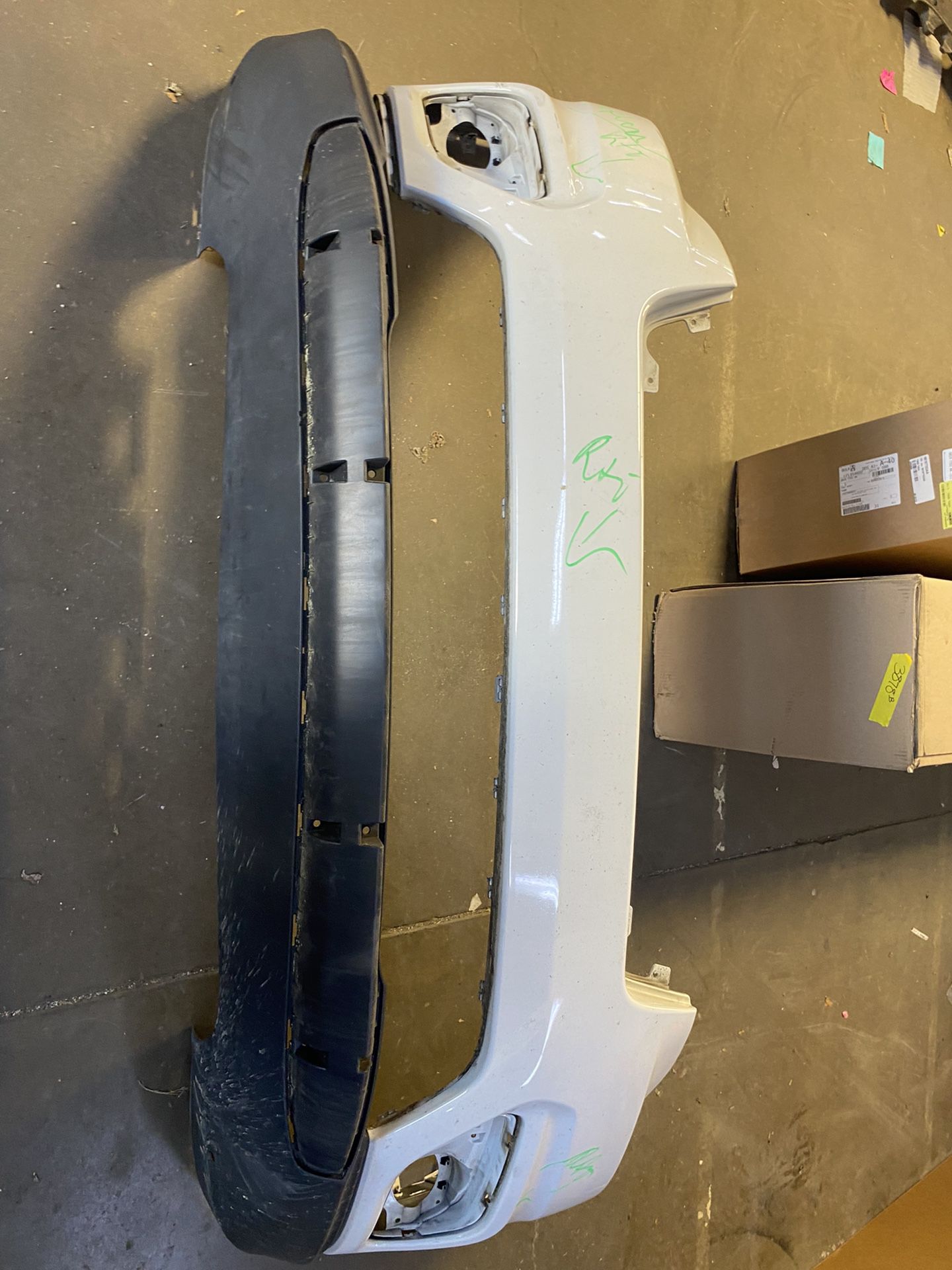 2019-2021 Jeep Cherokee Limited Used Bumper (used As Is)And Lower Cover