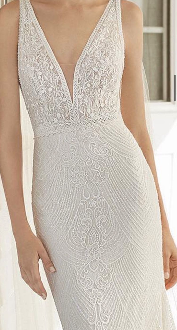 Rosa Clara Cher Wedding Dress & Veil