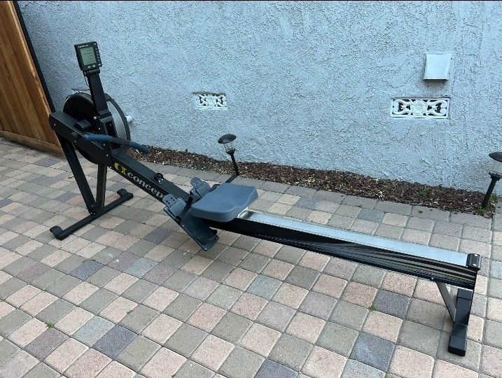 Concept 2 Model D Rower With PM5 Performance Monitor And Low Meters