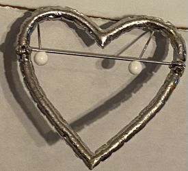 Heart Shape Clear Translucent Plastic Bead Brooch  Thumbnail