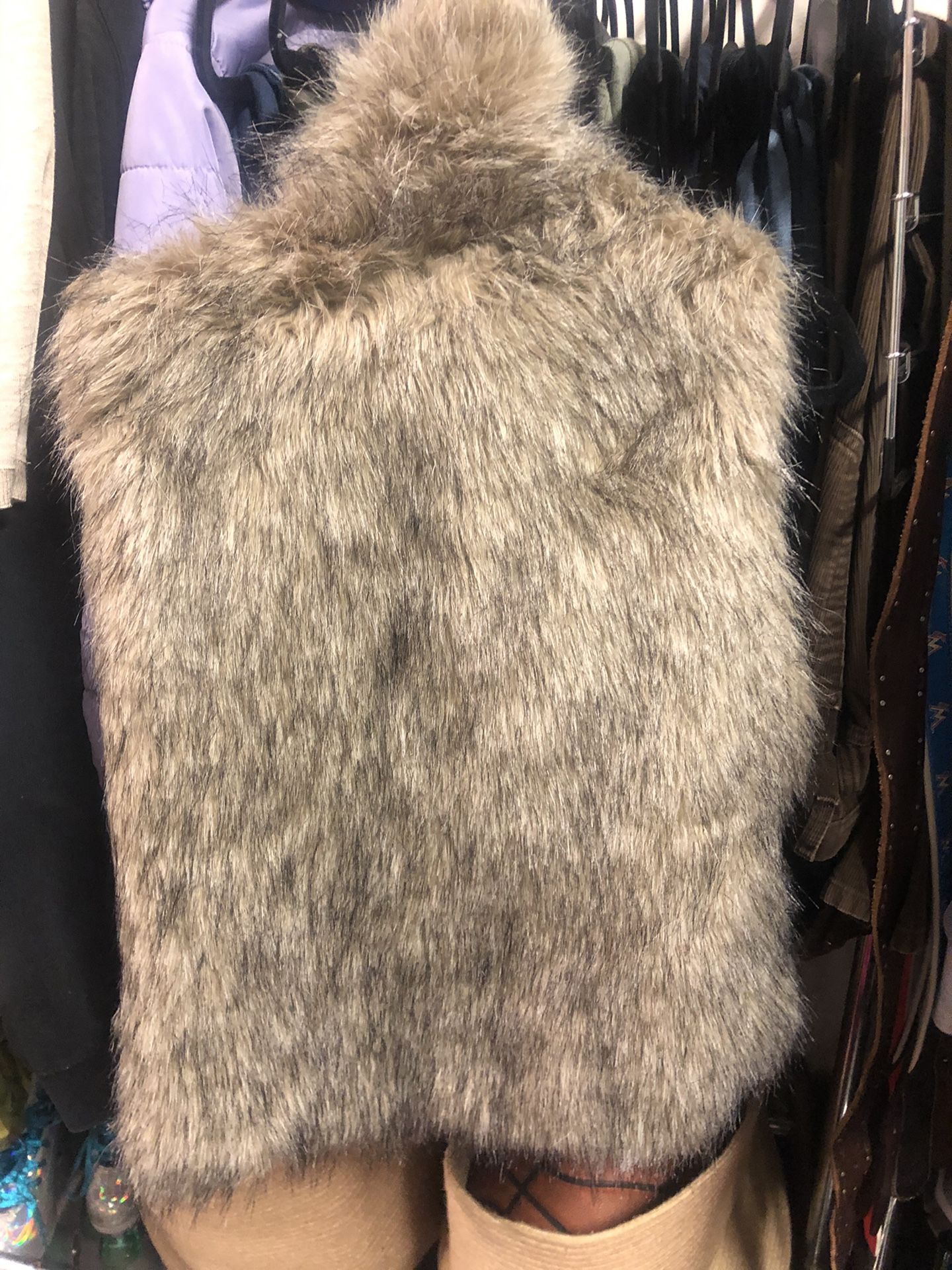 Faux Fur Vest Size Médium