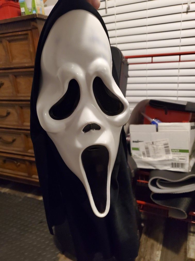 Scream Mask