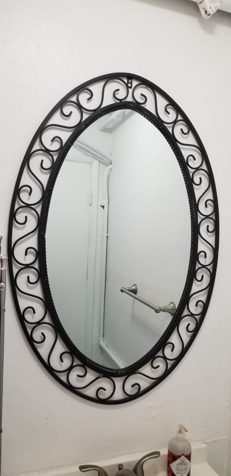 Black Oval Boutique Mirror 