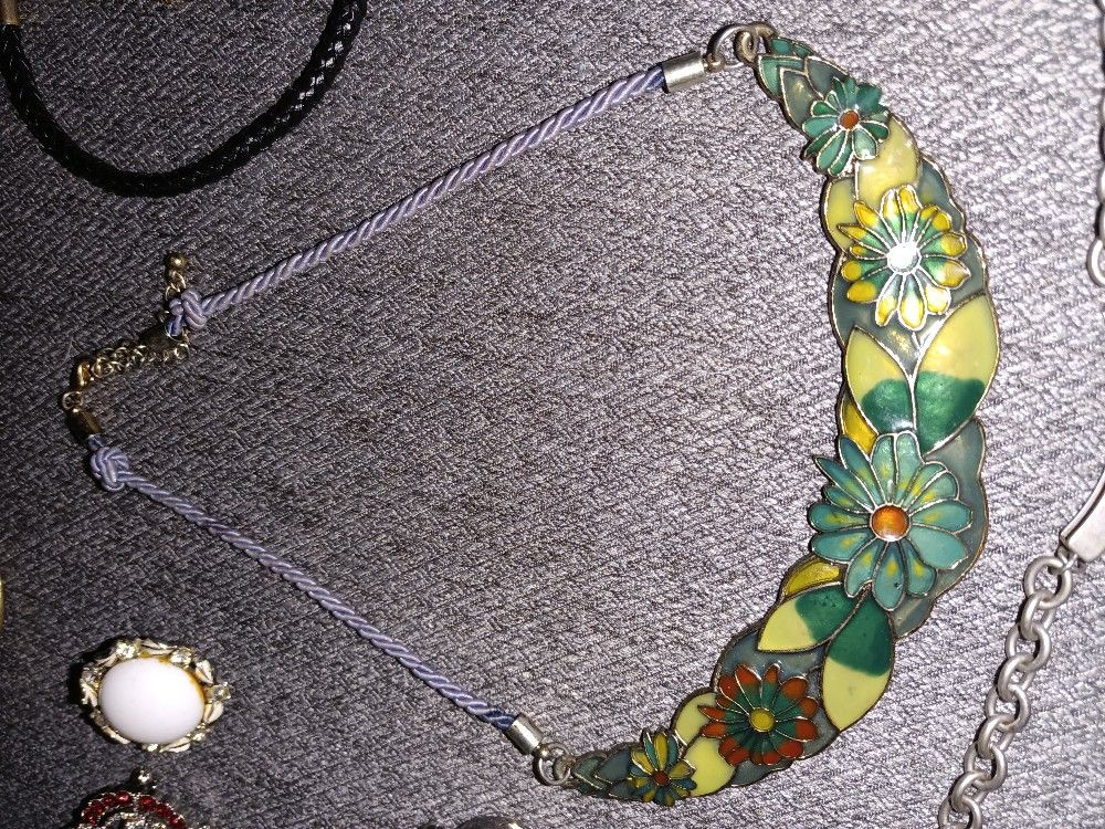 3 Necklaces, 4 Bracelets, And 3 Anklets