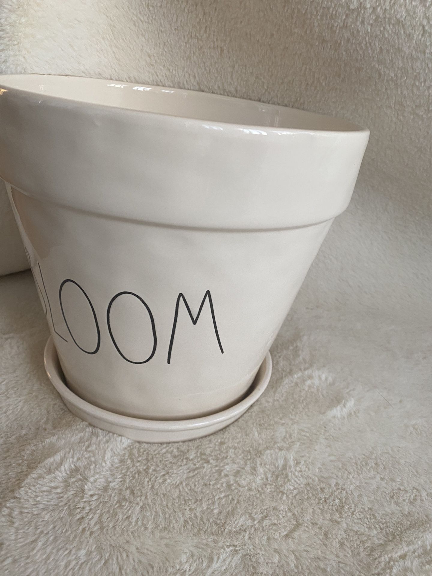 Rae Dunn BLOOM Large Ceramic Flower Pot Has drainage at bottom  No cracks, chips or defects on exterior Small hairline crack on inside bottom of pot -