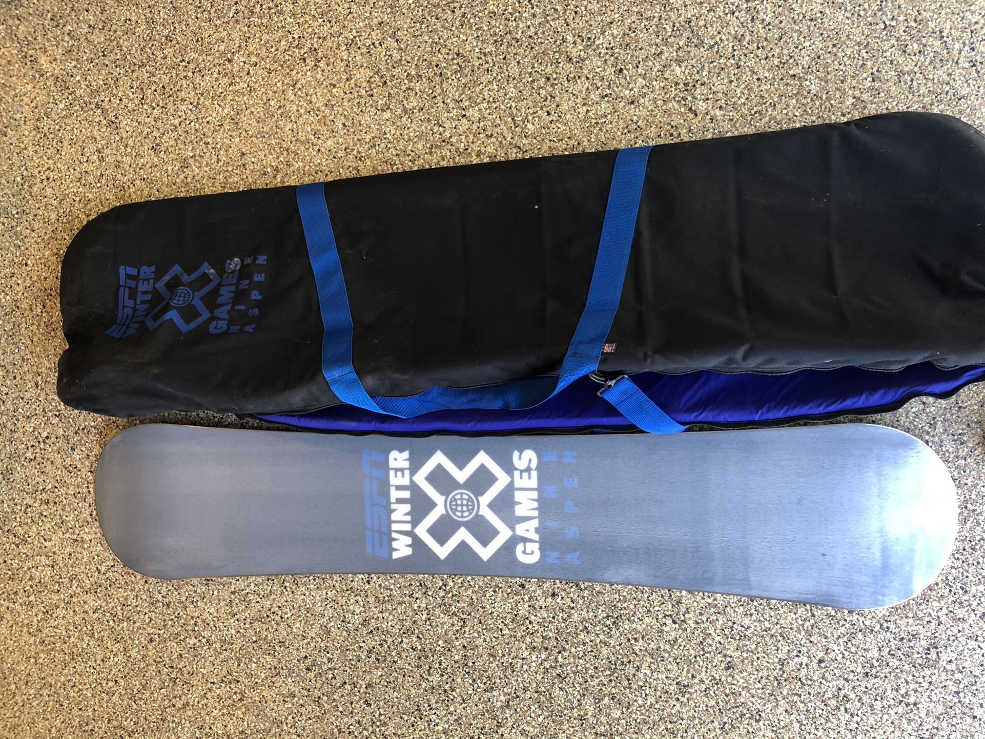 Xgames snowboard collectors edition and bag