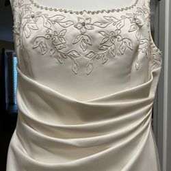 Beautiful Elegant Wedding Dress Thumbnail