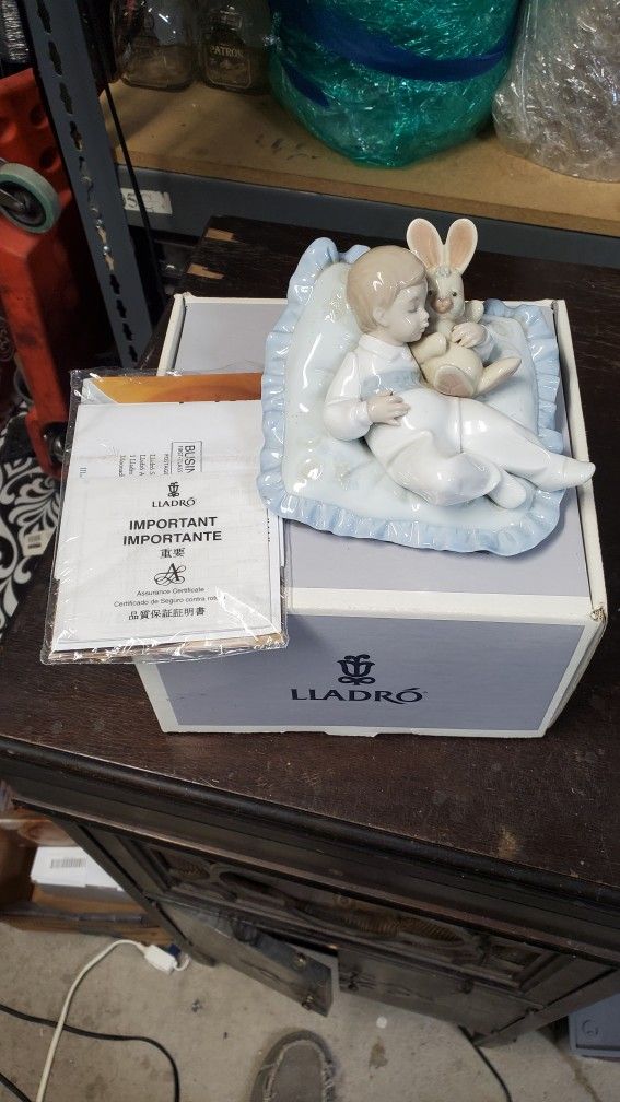 Lladro Porcelain Figurine "Taking A Snooze" #06791. with Box And Paperwork. NICE