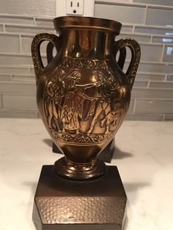 Set Of 2 Vintage Brass Greek Vase Bookends Philadelphia Manufacturing  Thumbnail