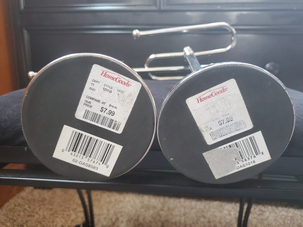 2) Jerewly holders set only $10 bucks!