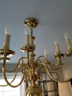 Large beautiful chandelier Thumbnail