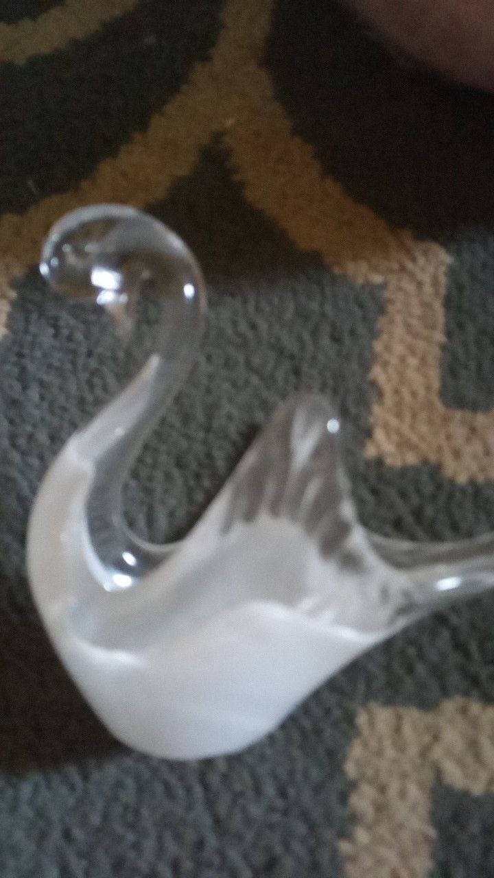 Glass swan