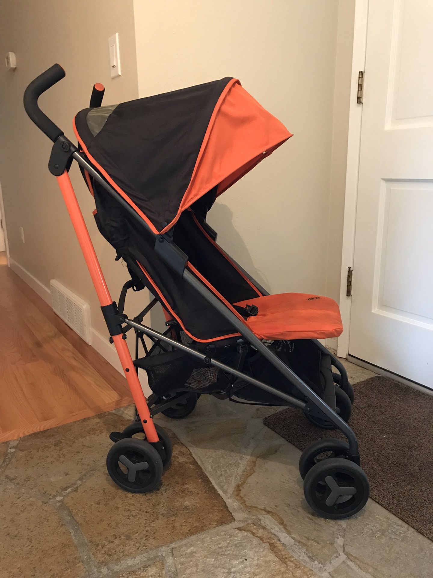 Zobo umbrella stroller with sunshade for Sale in Mukilteo, WA OfferUp